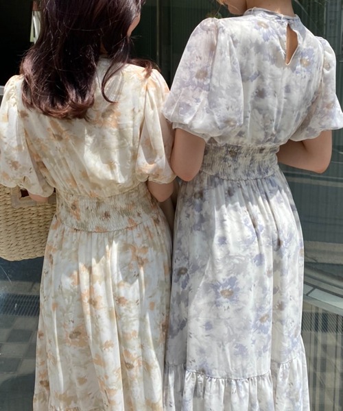 セール】【再入荷】水彩花柄シャーリングワンピース（ワンピース