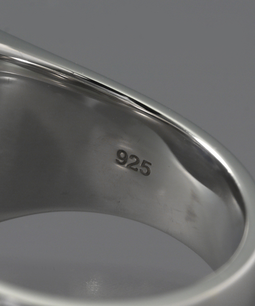 TOM WOOD（トムウッド）の「【TOM WOOD / トムウッド】CUSHION SILVER TOP M（リング・メンズ・シルバー・60）」の5枚目の写真