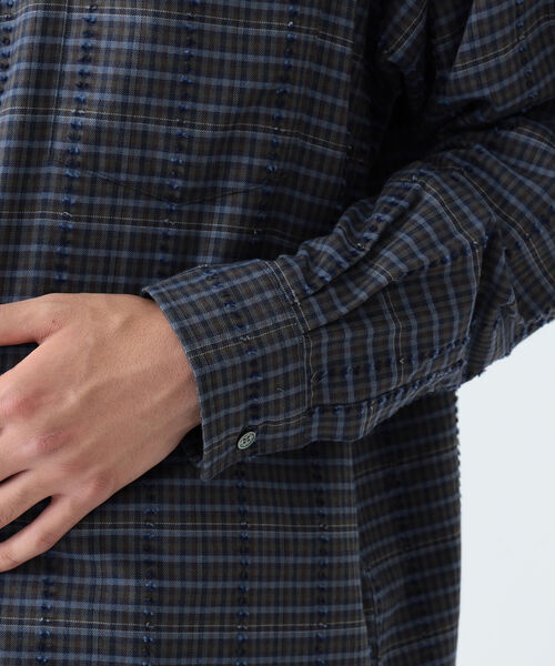 BEAMS（ビームス）の「BEAMS / イージーフィット ドビーチェック ミニレギュラーシャツ（シャツ/ブラウス・メンズ・ネイビー/ブラウン・S/L/M/XL）」の22枚目の写真