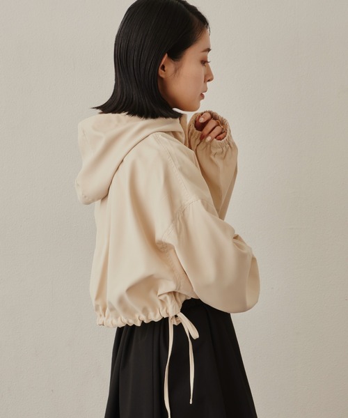 VANNIE U（ヴァニーユー）の「ショートマウンテンパーカー（マウンテンパーカー・レディース・ブラック/アイボリー・FREE）」の5枚目の写真