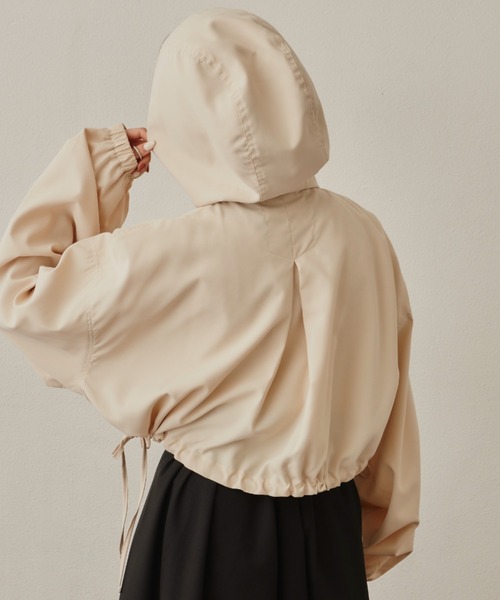 VANNIE U（ヴァニーユー）の「ショートマウンテンパーカー（マウンテンパーカー・レディース・ブラック/アイボリー・FREE）」の6枚目の写真