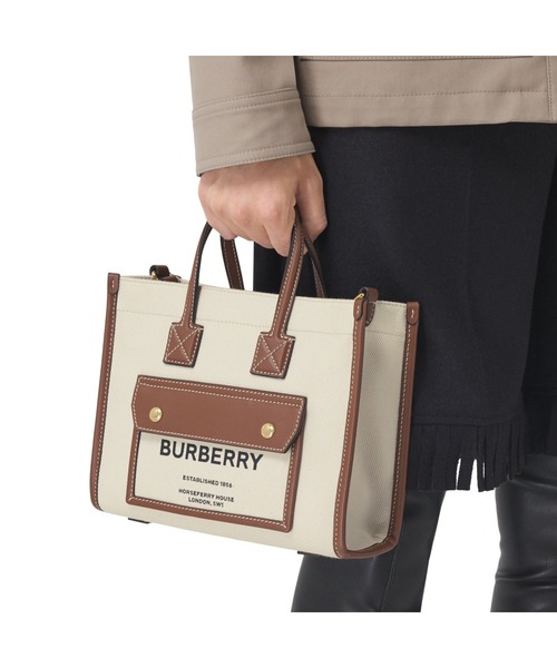 BURBERRY（バーバリー）の「ミニ ツートン キャンバス＆レザー フレヤトート（トートバッグ・レディース・ナチュラル・ONE SIZE）」の8枚目の写真