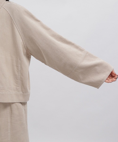 LAKOLE（ラコレ）の「8Wコーデュロイコクーンブルゾン[セットアップ対応] / 158271（ブルゾン・レディース・ダークブラウン/オレンジ系その他/グレイッシュベージュ・SMALL/MEDIUM）」の4枚目の写真