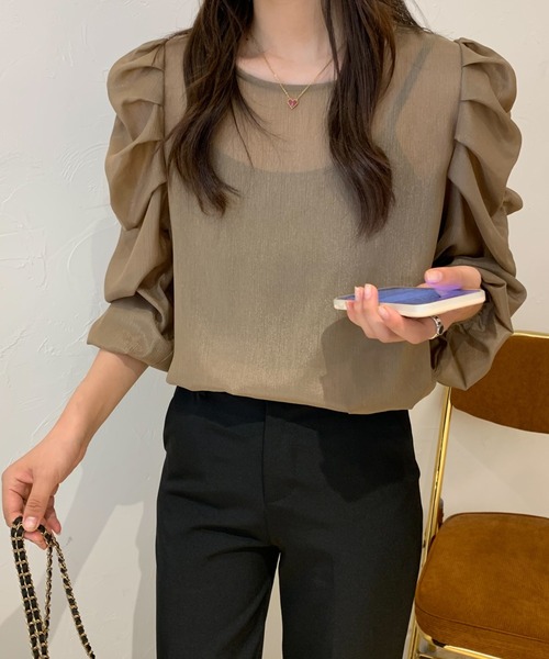 ECLIN(エクラン)の「パワーショルダーシアーブラウス(シャツ/ブラウス・レディース・ホワイト/チャコールグレー/ブラック/ベージュ・FREE)」の16枚目の写真