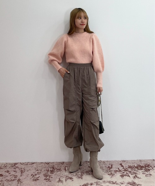 EPIMI E'PIMMY（エピミエピミー）の「袖ボリュームシャギーニット（ニット/セーター・レディース・ベージュ/ピンク/ブラック/オフホワイト・MEDIUM）」の6枚目の写真