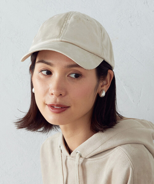 COMME CA ISM（コムサイズム）の「フェイクスエード　キャップ（キャップ・レディース・ブラック/グレイッシュベージュ・FREE）」の2枚目の写真