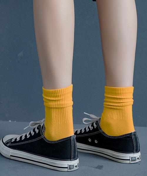 EPICKS（エピックス）の「ネオンカラー　ミドルソックス　レディースソックス靴下（ソックス/靴下・レディース・オレンジ/カーキ/ライトピンク/ブラック/ホワイト/ライトグリーン/ブルー/パープル/ターコイズブルー/ライトパープル/イエロー/ピンク/ライム/ダークグリーン・F）」の18枚目の写真