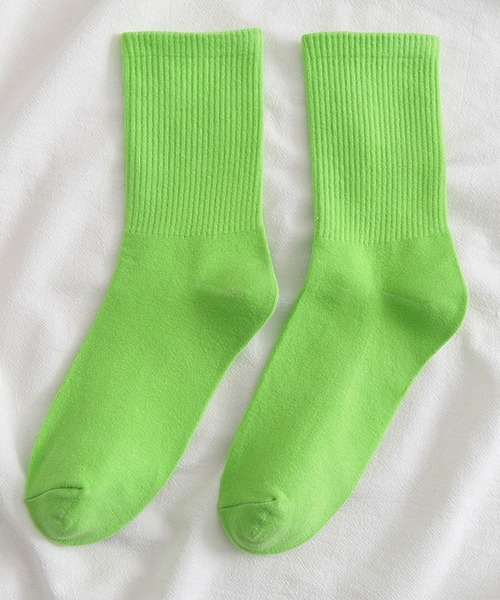 EPICKS（エピックス）の「ネオンカラー　ミドルソックス　レディースソックス靴下（ソックス/靴下・レディース・オレンジ/カーキ/ライトピンク/ブラック/ホワイト/ライトグリーン/ブルー/パープル/ターコイズブルー/ライトパープル/イエロー/ピンク/ライム/ダークグリーン・F）」の19枚目の写真