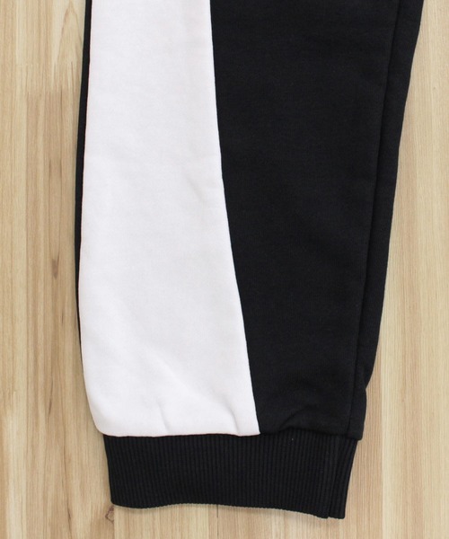 Calvin Klein（カルバン・クライン）の「CK アイコニックカーブ シームジョガーパンツ ICONIC CURVED SEAM JOGGER（スウェットパンツ・メンズ・ブラック・M/L/XL）」の8枚目の写真