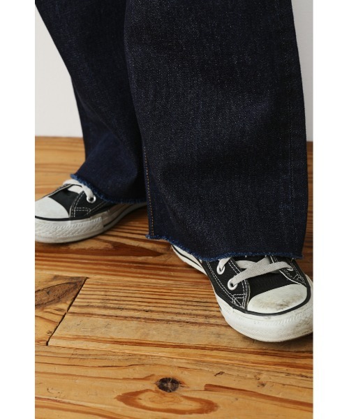 RODEO CROWNS WIDE BOWL(ロデオクラウンズワイドボウル)の「Shapely Semi flare デニムパンツ(デニムパンツ・レディース・ブルー/ワンウォッシュ・X-SMALL/MEDIUM/SMALL)」の17枚目の写真