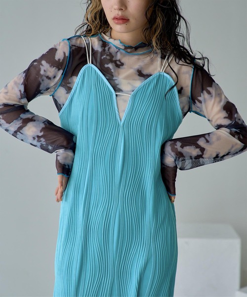 miette(ミエット)の「ウェーブ柄キャミソールワンピース(ワンピース・レディース・ライトブルー/ブラック/オレンジ・FREE)」の2枚目の写真