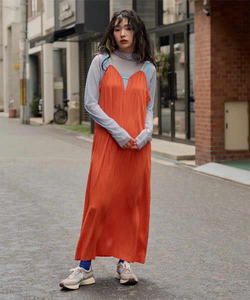 miette(ミエット)の「ウェーブ柄キャミソールワンピース(ワンピース・レディース・ライトブルー/ブラック/オレンジ・FREE)」の14枚目の写真