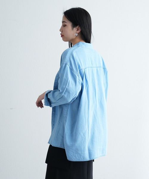 COLONY 2139（コロニートゥーワンスリーナイン）の「テンセルデニムダブルポケット長袖シャツ（シャツ/ブラウス・レディース・ブルー/サックスブルー・MEDIUM/SMALL）」の15枚目の写真