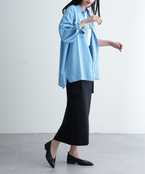 COLONY 2139（コロニートゥーワンスリーナイン）の「テンセルデニムダブルポケット長袖シャツ（シャツ/ブラウス・レディース・ブルー/サックスブルー・MEDIUM/SMALL）」の20枚目の写真