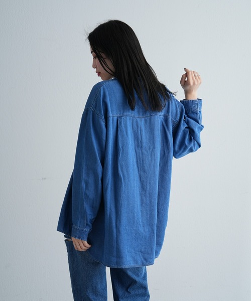 COLONY 2139（コロニートゥーワンスリーナイン）の「テンセルデニムダブルポケット長袖シャツ（シャツ/ブラウス・レディース・ブルー/サックスブルー・MEDIUM/SMALL）」の5枚目の写真