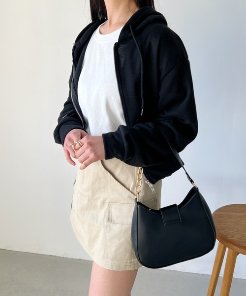 CLEA（クレア）の「ショート丈コンパクトフード付きパーカー（パーカー・レディース・ブルー/グレー/ブラック/アイボリー/ピンクベージュ・FREE）」の12枚目の写真