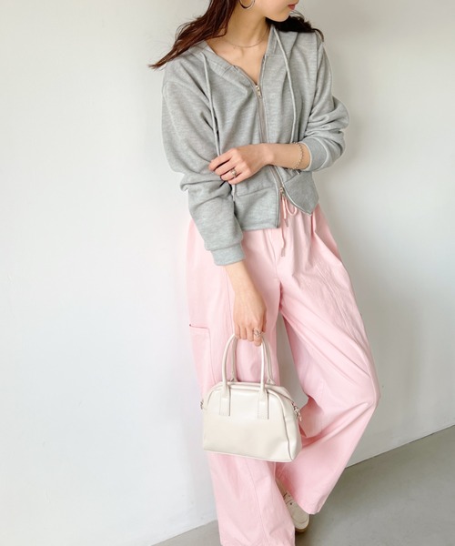 CLEA（クレア）の「ショート丈コンパクトフード付きパーカー（パーカー・レディース・ブルー/グレー/ブラック/アイボリー/ピンクベージュ・FREE）」の22枚目の写真