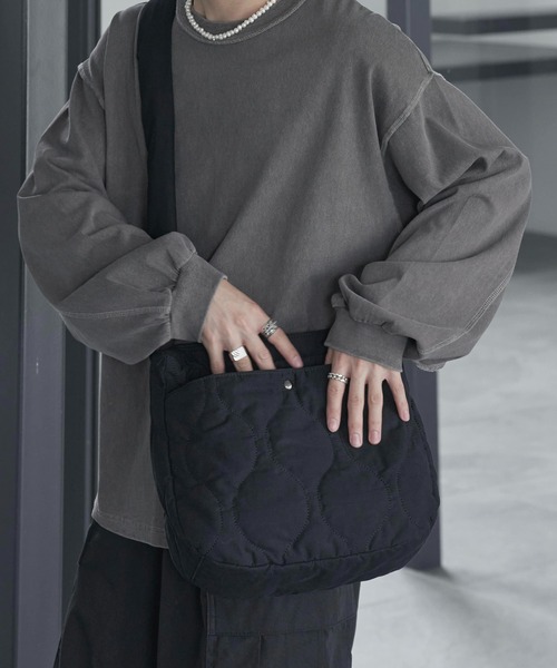 ADAMASTE（アダマスト）の「キルティングショルダーバッグ（ショルダーバッグ・メンズ・ブラック/キナリ・FREE）」の8枚目の写真