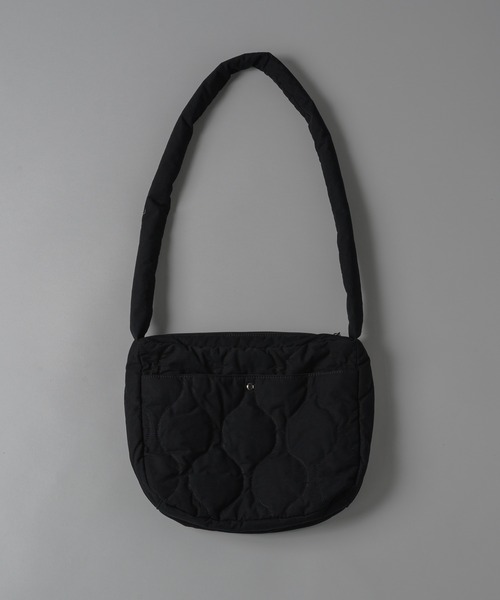 ADAMASTE（アダマスト）の「キルティングショルダーバッグ（ショルダーバッグ・メンズ・ブラック/キナリ・FREE）」の14枚目の写真