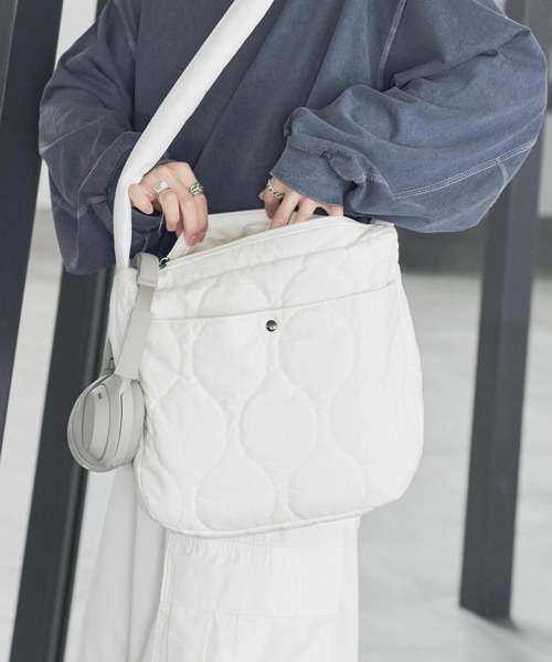 ADAMASTE（アダマスト）の「キルティングショルダーバッグ（ショルダーバッグ・メンズ・ブラック/キナリ・FREE）」の17枚目の写真