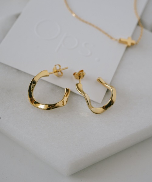 Ops.（オプス）の「ウェーブ ピアス 金属アレルギー 対応 シルバー925 【 PIELE ピエル】（ピアス（両耳用）・レディース・シルバー/イエローゴールド・ONE SIZE）」の10枚目の写真