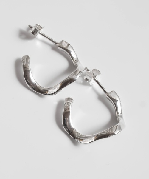 Ops.（オプス）の「ウェーブ ピアス 金属アレルギー 対応 シルバー925 【 PIELE ピエル】（ピアス（両耳用）・レディース・シルバー/イエローゴールド・ONE SIZE）」の14枚目の写真