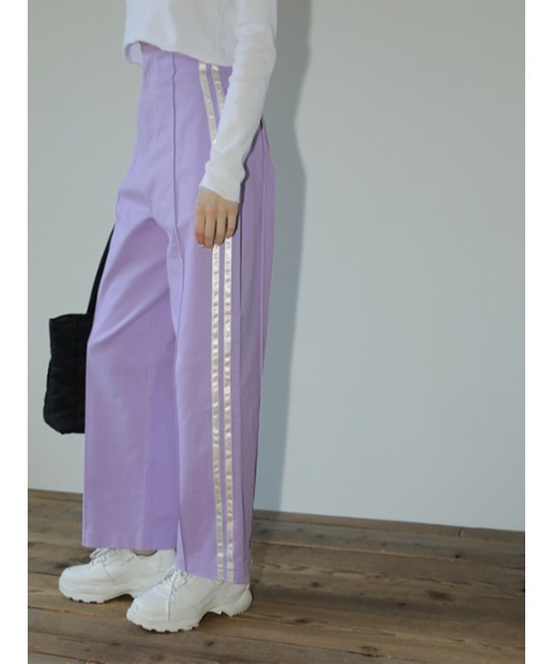 AMAIL（アマイル）の「Line point loose pants（その他パンツ・レディース・ベージュ/ラベンダー・FREE）」の4枚目の写真