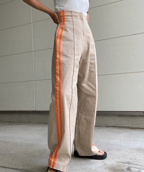 AMAIL（アマイル）の「Line point loose pants（その他パンツ・レディース・ベージュ/ラベンダー・FREE）」の6枚目の写真