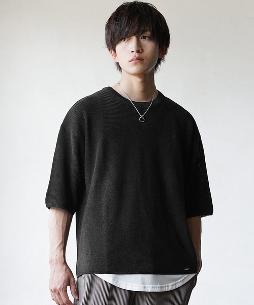 MinoriTY(マイノリティ)の「【MinoriTY】ビッグシルエットサマーニット クルーネック 5分袖/半袖 夏服 秋服 メンズ 無地 Tシャツ(ニット/セーター・メンズ・グリーン/グレイッシュベージュ/レッド/ブラック/ライトグレー・L/M/S)」の2枚目の写真