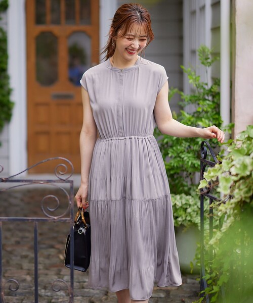 ANY SIS(エニィスィス)の「【洗える】プリーツティアード ワンピース(ワンピース・レディース・ネイビー系/ライラック系/カーキ系・2/3/1)」の3枚目の写真