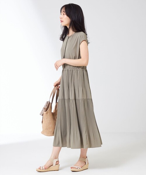 ANY SIS(エニィスィス)の「【洗える】プリーツティアード ワンピース(ワンピース・レディース・ネイビー系/ライラック系/カーキ系・2/3/1)」の7枚目の写真