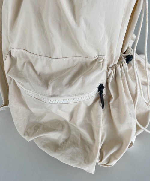 CLEA（クレア）の「ドローストリング大容量リュック（バックパック/リュック・レディース・アイボリー/ブラック/ブルー/カーキ/ベージュ/グレー・FREE）」の16枚目の写真
