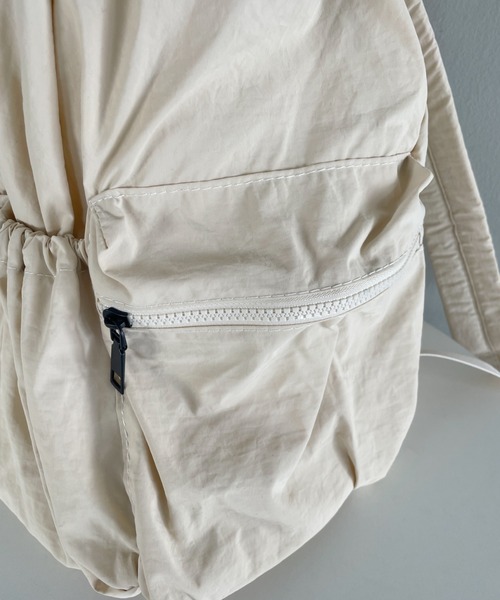 CLEA（クレア）の「ドローストリング大容量リュック（バックパック/リュック・レディース・アイボリー/ブラック/ブルー/カーキ/ベージュ/グレー・FREE）」の19枚目の写真