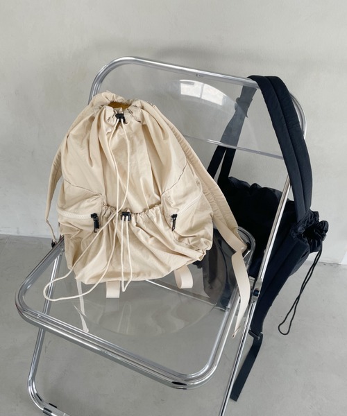 CLEA（クレア）の「ドローストリング大容量リュック（バックパック/リュック・レディース・アイボリー/ブラック/ブルー/カーキ/ベージュ/グレー・FREE）」の7枚目の写真