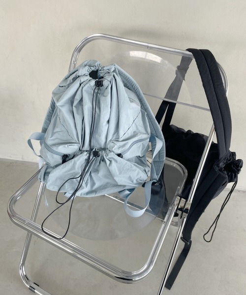 CLEA（クレア）の「ドローストリング大容量リュック（バックパック/リュック・レディース・アイボリー/ブラック/ブルー/カーキ/ベージュ/グレー・FREE）」の9枚目の写真