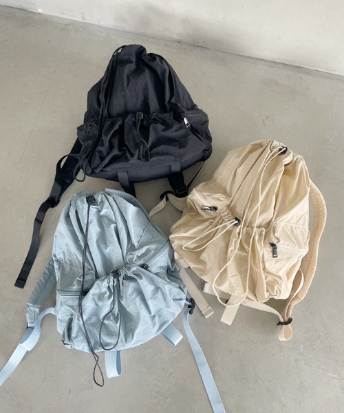 CLEA（クレア）の「ドローストリング大容量リュック（バックパック/リュック・レディース・アイボリー/ブラック/ブルー/カーキ/ベージュ/グレー・FREE）」の10枚目の写真