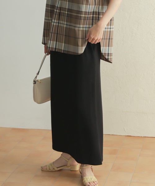 URBAN RESEARCH DOORS(アーバンリサーチドアーズ)の「『UR GREEN』リブカットストレートスカート(スカート・レディース・アイボリー/ブラック・MEDIUM)」の21枚目の写真