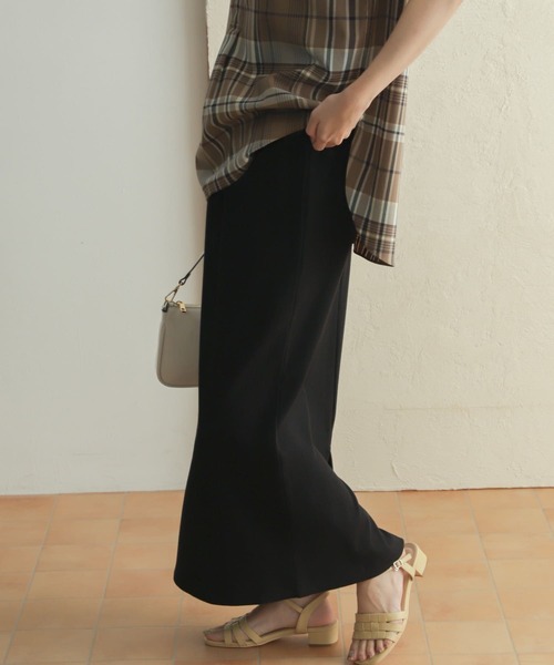 URBAN RESEARCH DOORS(アーバンリサーチドアーズ)の「『UR GREEN』リブカットストレートスカート(スカート・レディース・アイボリー/ブラック・MEDIUM)」の15枚目の写真