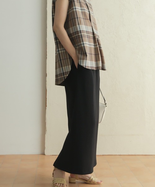 URBAN RESEARCH DOORS(アーバンリサーチドアーズ)の「『UR GREEN』リブカットストレートスカート(スカート・レディース・アイボリー/ブラック・MEDIUM)」の9枚目の写真