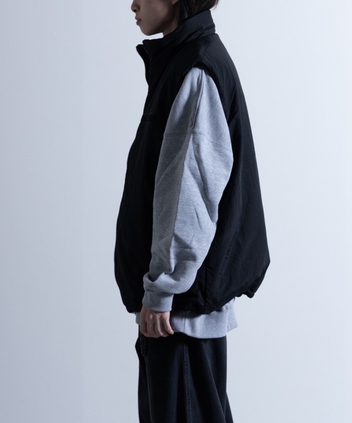 NYLAUS（ナイラス）の「Washed Nylon Super Loose Padded Military Vest / ワッシャーナイロン スーパールーズ フェイクダウン ミリタリーベスト（ダウンベスト・メンズ・オリーブ/セージグリーン/ブラック・L/M）」の4枚目の写真