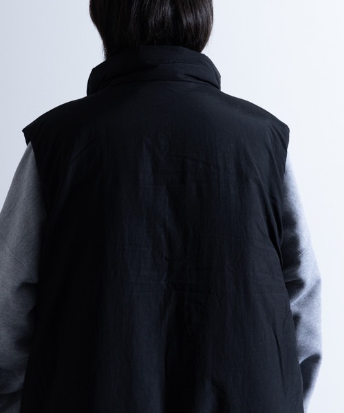 NYLAUS（ナイラス）の「Washed Nylon Super Loose Padded Military Vest / ワッシャーナイロン スーパールーズ フェイクダウン ミリタリーベスト（ダウンベスト・メンズ・オリーブ/セージグリーン/ブラック・L/M）」の11枚目の写真