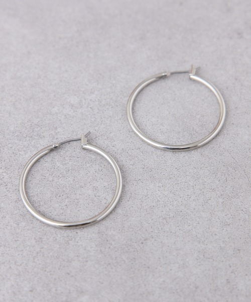 CIAOPANIC TYPY（チャオパニックティピー）の「【 lil/リル】メタルフープピアスS（ピアス（両耳用）・レディース・シルバー/ゴールド・ONE SIZE）」の5枚目の写真