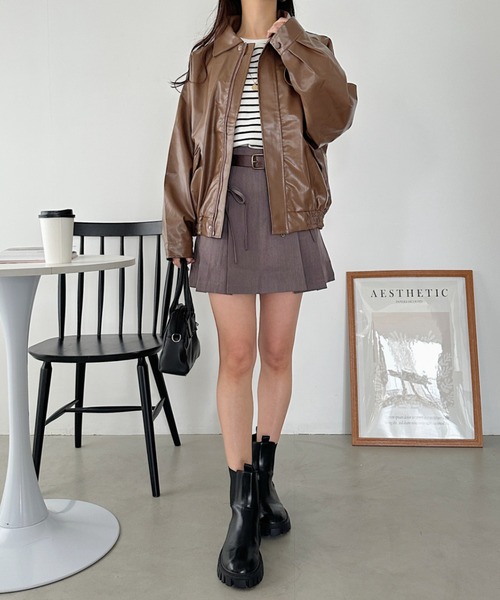 CLEA(クレア)の「ヴィンテージライクフェイクレザージャケット(ブルゾン・レディース・ブラック/ブラウン・M/L)」の10枚目の写真