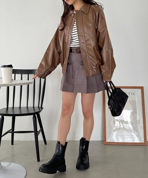 CLEA(クレア)の「ヴィンテージライクフェイクレザージャケット(ブルゾン・レディース・ブラック/ブラウン・M/L)」の12枚目の写真