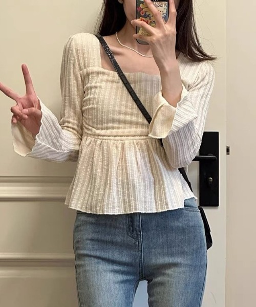 Achic(アシック)の「スクエアネックショート丈ニットプルオーバー(ニット/セーター・レディース・アイボリー/ブラウン・M)」の12枚目の写真