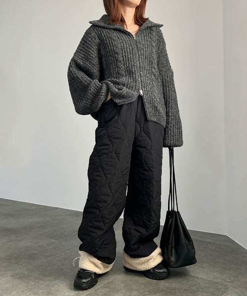 ISOOK（アイスー）の「【ISOOK / アイスー】キルティングカーゴパンツ / ボア 中綿パンツ キルティングパンツ ストレートパンツ ZOZOTOWN限定（カーゴパンツ・レディース・アイボリー/カーキ/ブラック・FREE）」の7枚目の写真