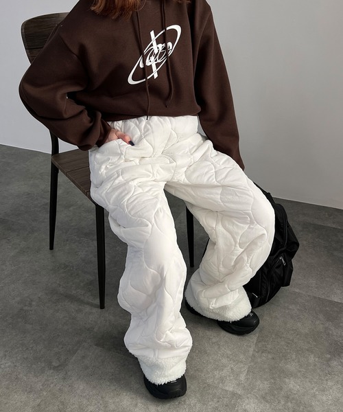 ISOOK（アイスー）の「【ISOOK / アイスー】キルティングカーゴパンツ / ボア 中綿パンツ キルティングパンツ ストレートパンツ ZOZOTOWN限定（カーゴパンツ・レディース・アイボリー/カーキ/ブラック・FREE）」の8枚目の写真