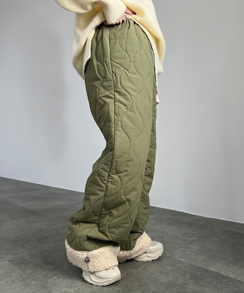 ISOOK（アイスー）の「【ISOOK / アイスー】キルティングカーゴパンツ / ボア 中綿パンツ キルティングパンツ ストレートパンツ ZOZOTOWN限定（カーゴパンツ・レディース・アイボリー/カーキ/ブラック・FREE）」の12枚目の写真