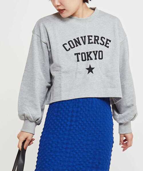 男女兼用 CONVERSE LOGO SLEEVE TOKYO（コンバーストウキョウ）の「VOLUME トレーナー+スウェット