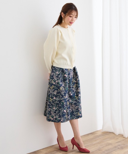 Rose Tiara(ローズティアラ)の「パワーショルダーニットカーディガン(ニット/セーター・レディース・ネイビー/オフホワイト/ピンク・46/38/42)」の12枚目の写真